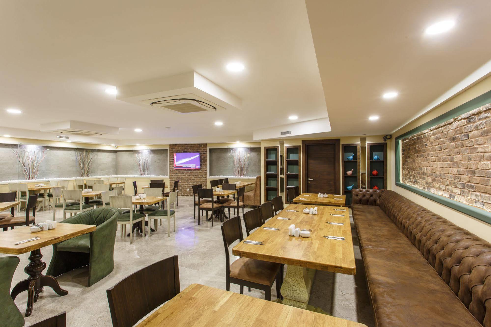Otel Antroyal 3*