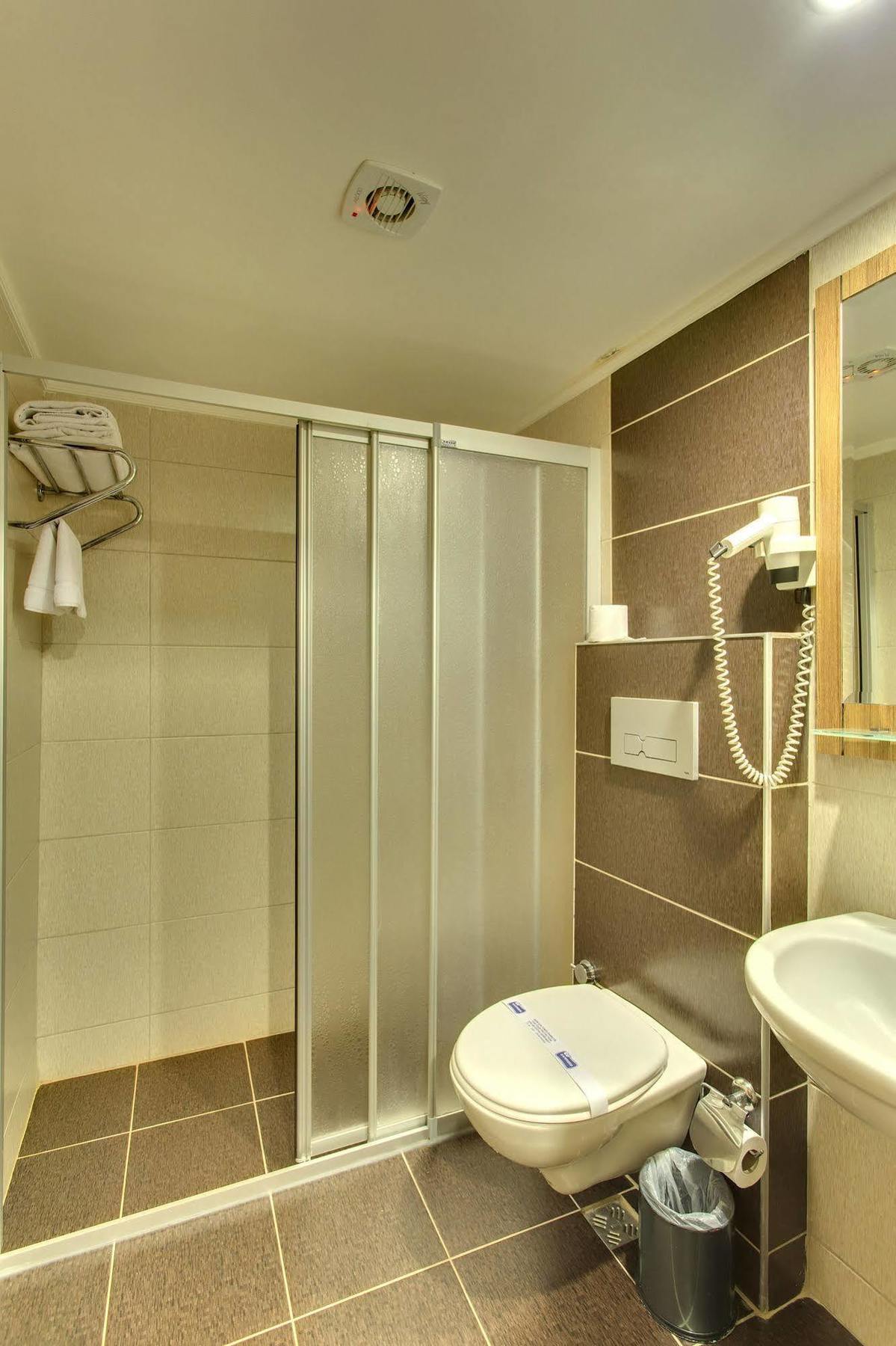 Antroyal Otel